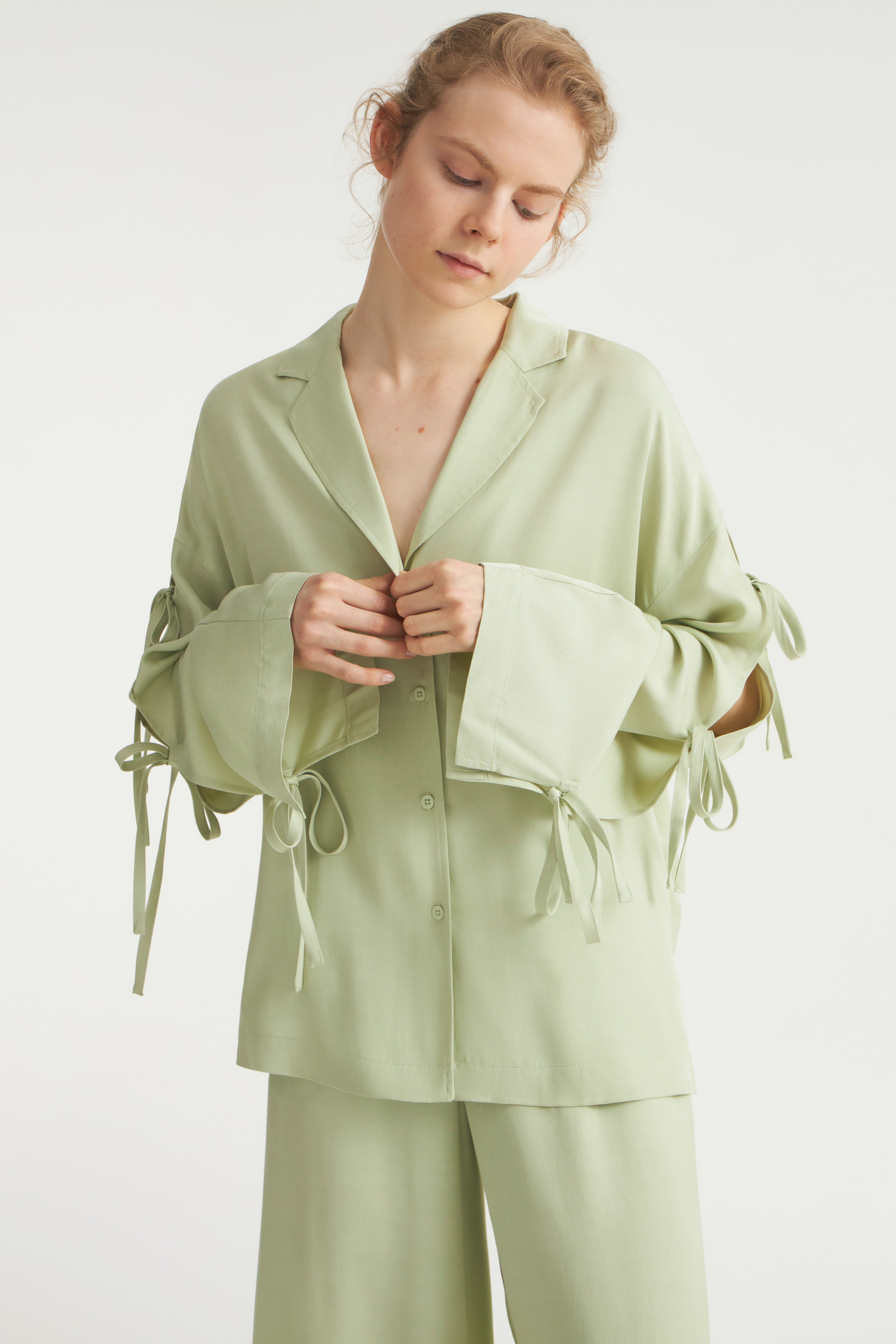 LIGHT GREEN