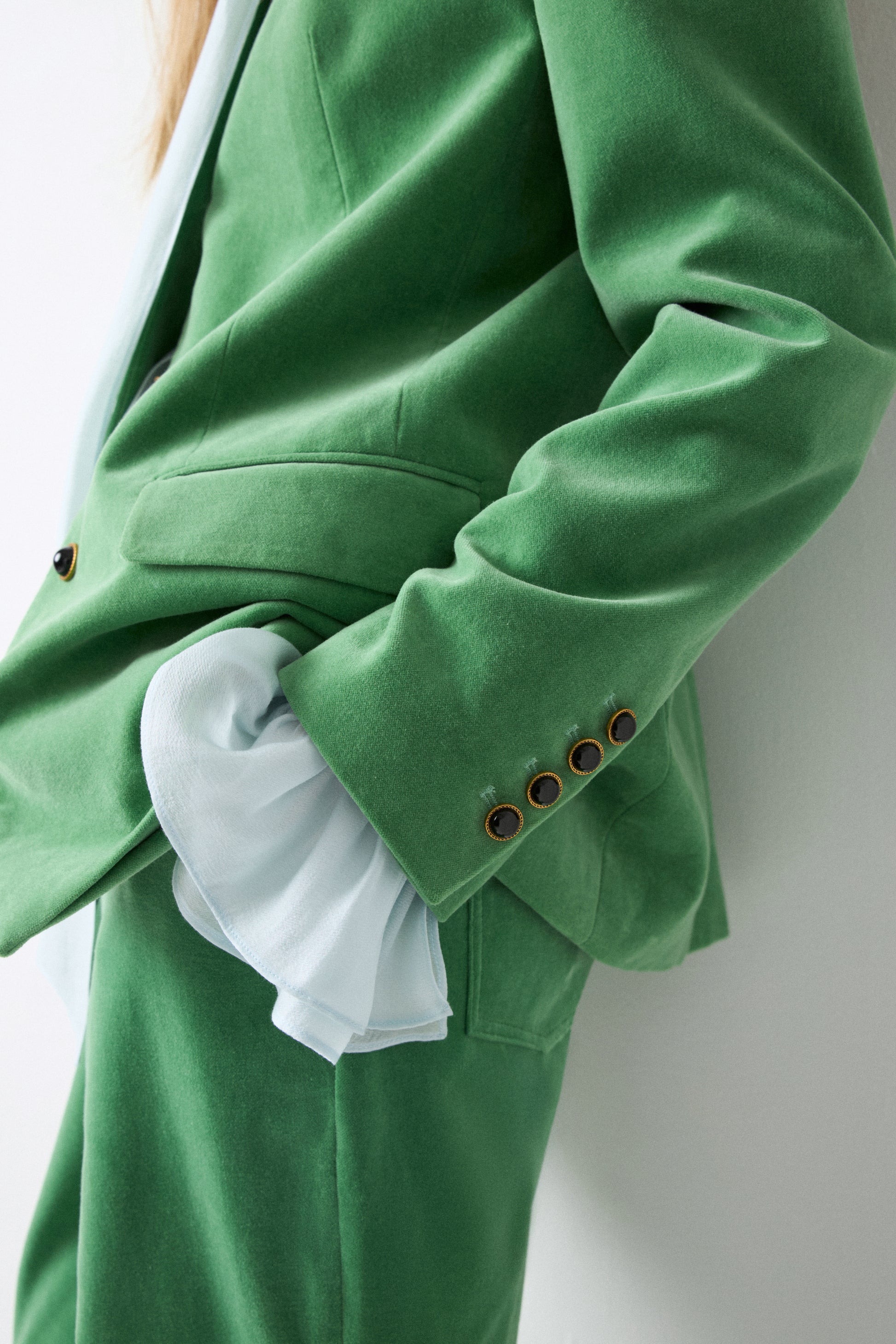 GREEN