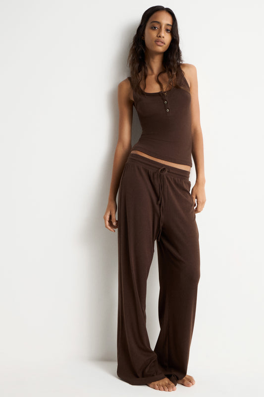 DARK BROWN