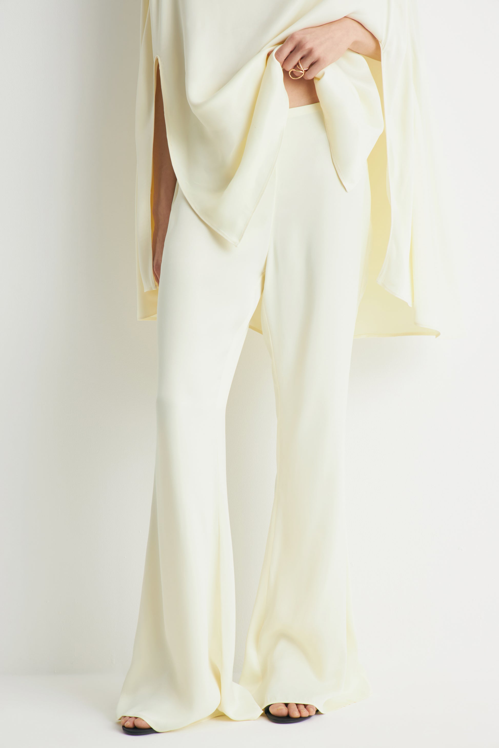 LIGHT YELLOW